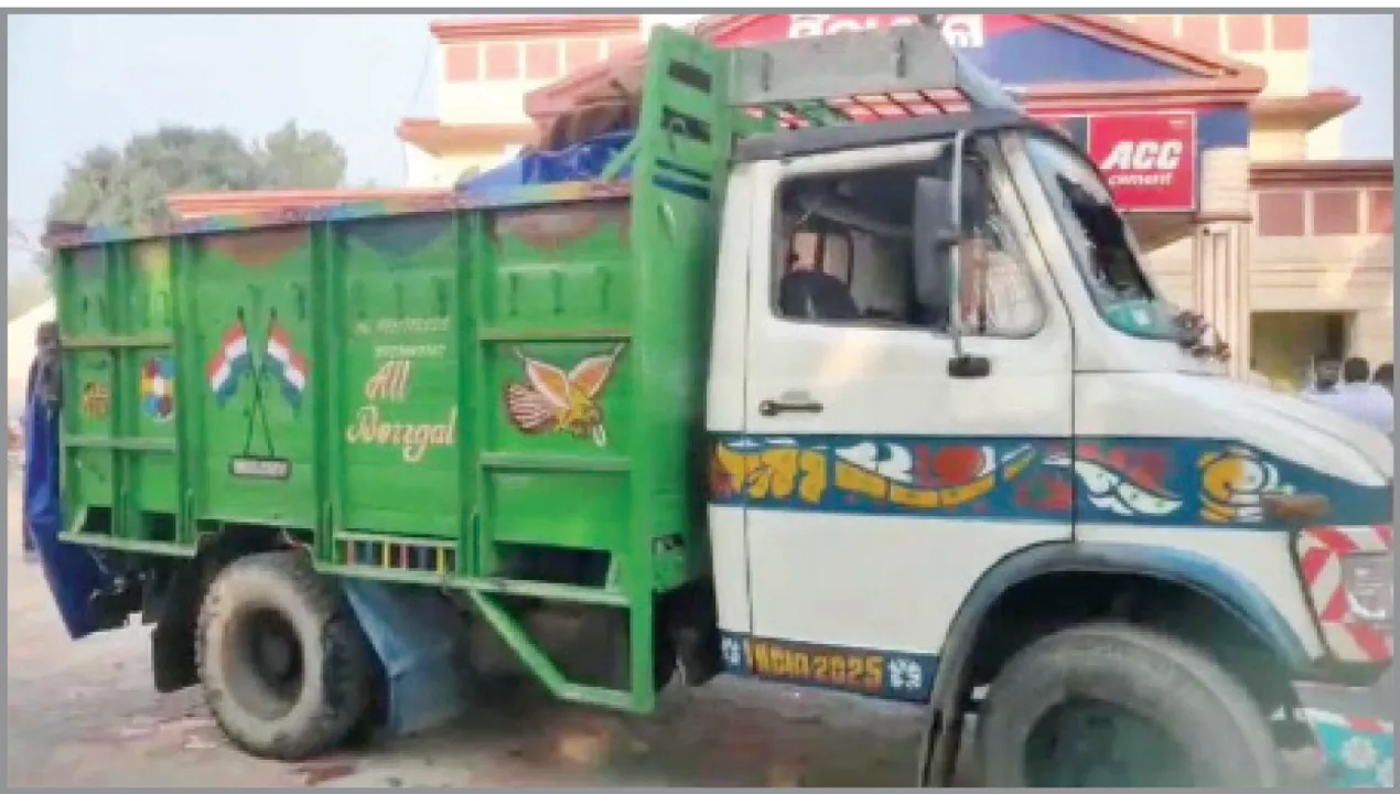 ମିନିଟ୍ରକ୍‌ରୁ ୫ କ୍ବିଣ୍ଟାଲ ଗୋ ମାଂସ ଜବତ: ଦୁର୍ଘଟଣା ପରେ ଦୌଡ଼ି ପଳାଇଲେ ଡ୍ରାଇଭର୍‌ ଓ ହେଲ୍‌ପର୍‌